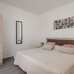 Sky Airport Bed and breakfast