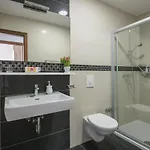 Bed and breakfast Sky Airport 4*