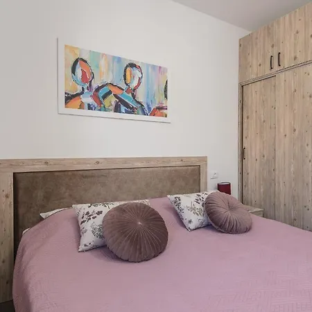 Sky Airport Bed and breakfast