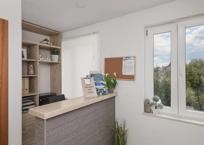 Sky Airport Bed & Breakfast 3*